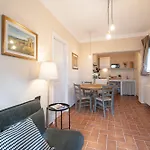 Podere Cornacchino 아파트 *